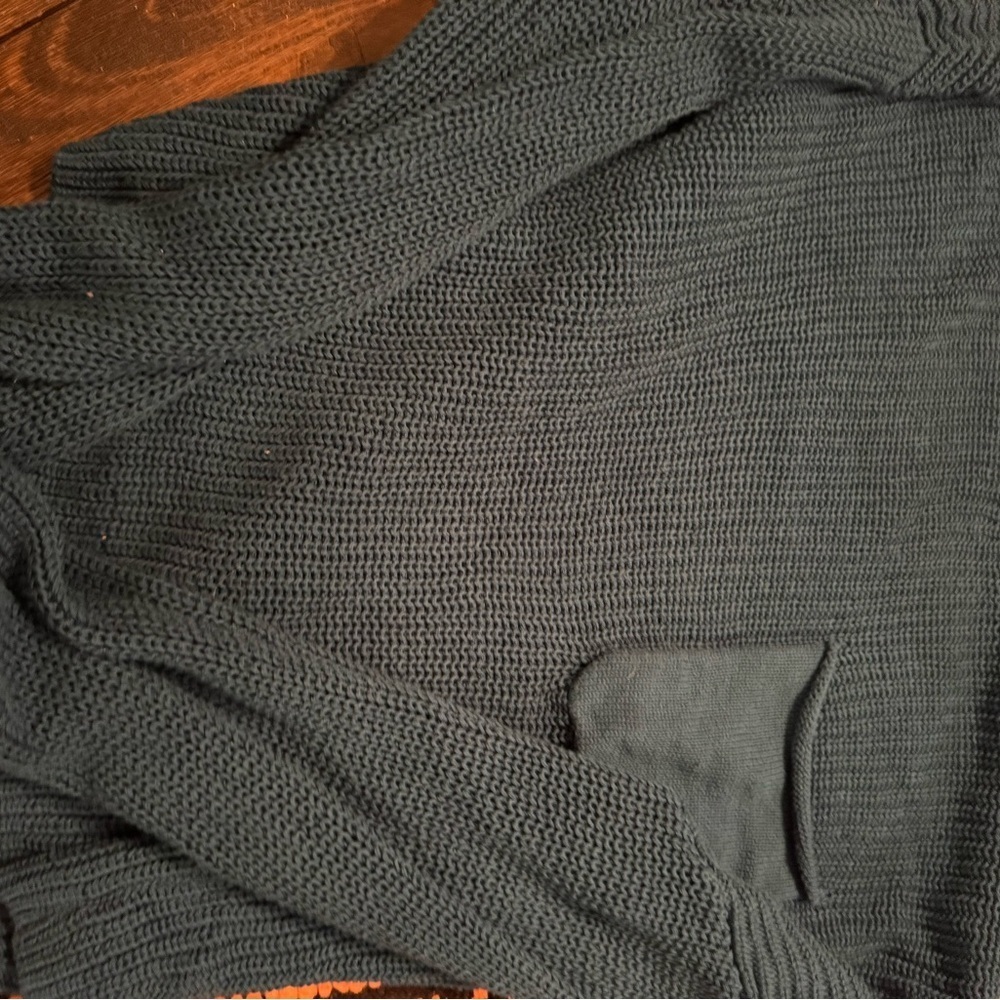 Vici Kerry Relaxed Long Sleeve Sweater Top like new size medium - Picture 6 of 7